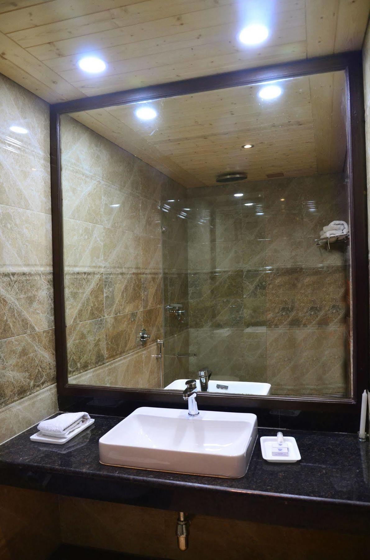 Hotel Manali Heights Manāli Exterior foto